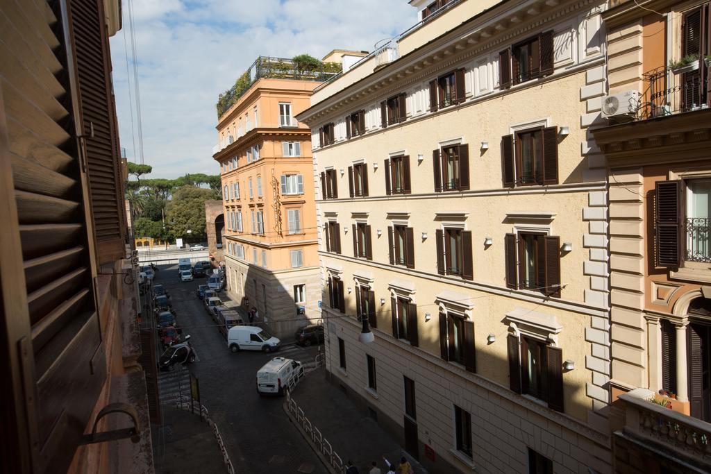 Relais Dolcevita Apartment Rome Bagian luar foto